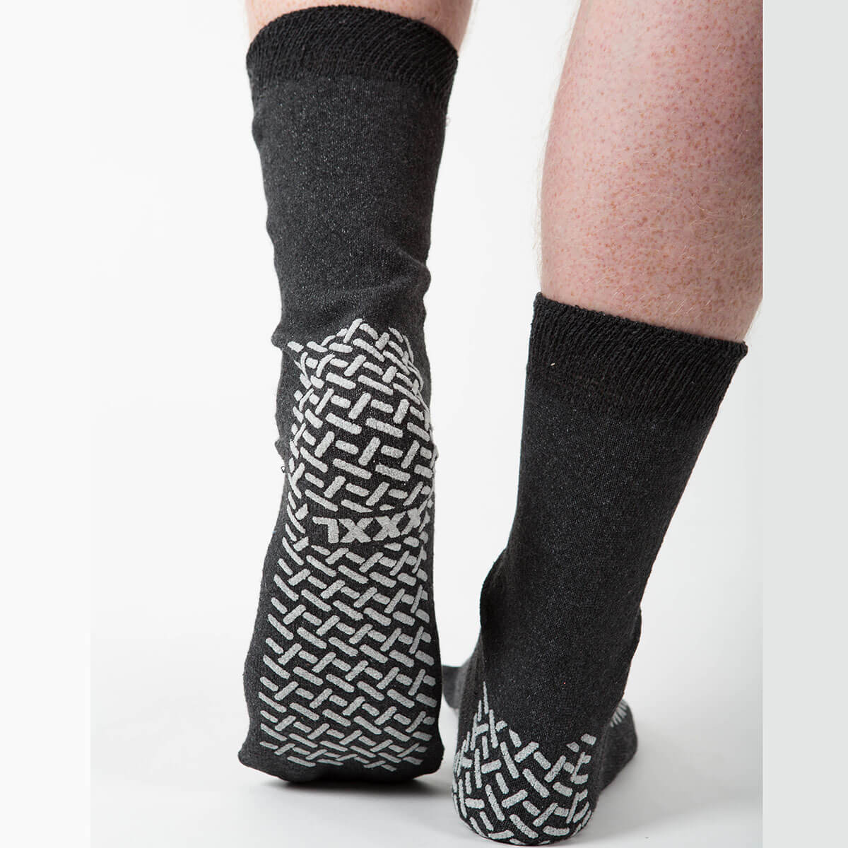 Wide non slip hospital socks for elderly 4,95€ Non skid hospital